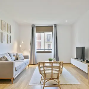 https://apt-ola-living-consell-de-cent.catalonia-hotels.com